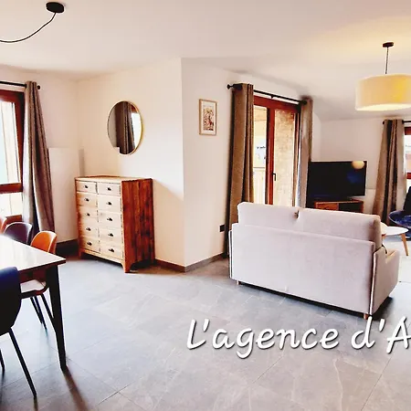 8 Pers, 86m², A 50m Des Pistes Et Commerces A Montalbert, Parking Et Wifi Inclus - Fr-1-755-14 Apartment